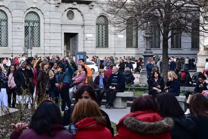Milano: coda alla Galleria d'Arte in piazza della Scala  4