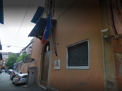 Bologna, magrebino ubriaco picchia la moglie: "La casa è sporca"