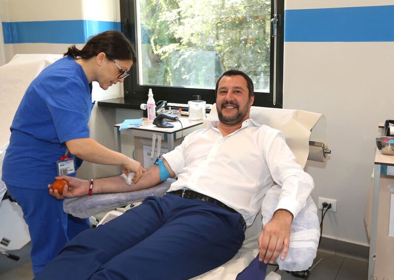 Salvini dona il sangue e scherza: "Ho la pressione alta, dovrei rilassarmi..." 3