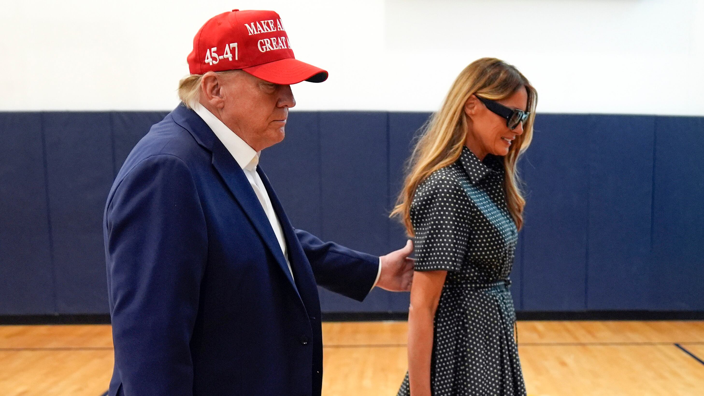 Usa al voto, uomo armato arrestato a Capitol Hill. Trump al seggio con Melania "Niente violenze"