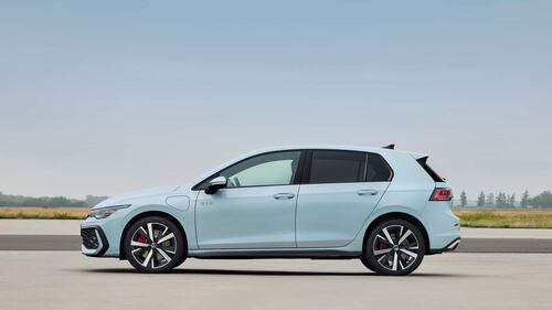 Volkswagen Golf 2024, guarda tutte le foto 7