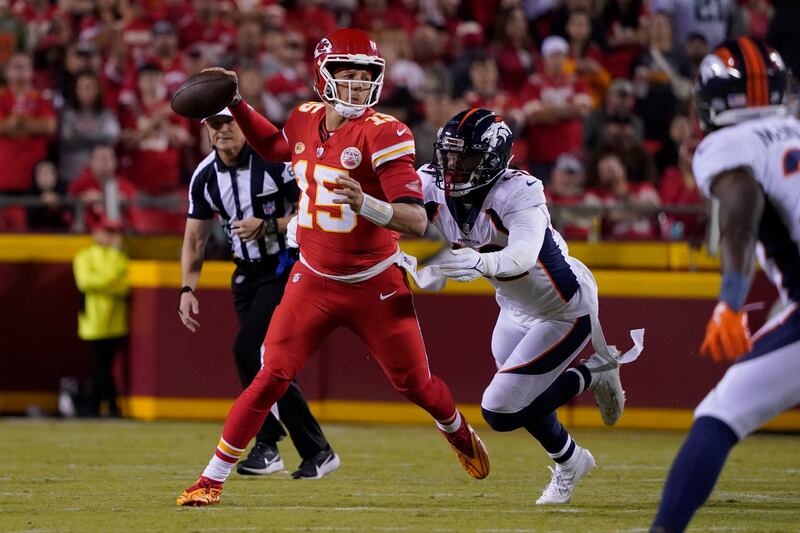 Mahomes Chiefs Broncos 2023