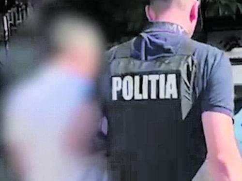 Blitz in un bar di Corsico, sequestro e botte a un 22enne