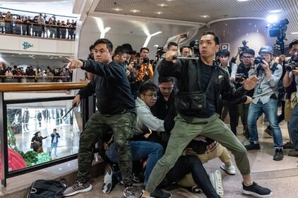 Hong Kong, nuovi scontri durante la vigilia di Natale 5