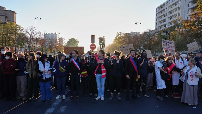 “Solo Allah può fermarmi”. È “intifada” studentesca nelle strade francesi
