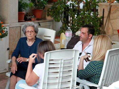 Per Latorre le cure della famiglia: "Ha bisogno solo di serenità"