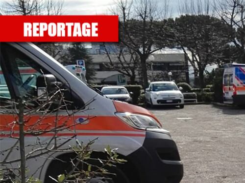 Ospedali nel caos: un'ambulanza su due ferma in attesa delle barelle