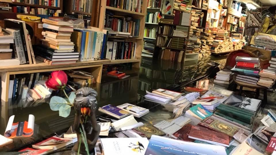 Ancora allagata la libreria Acqua Alta di Venezia