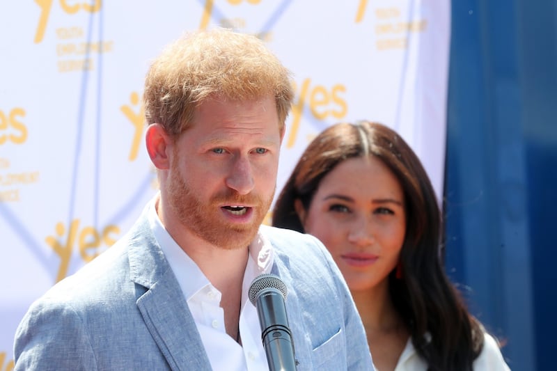 Meghan Markle in Africa: le foto della duchessa 10