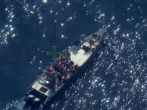 Il governo toglie dal mare la Sea Watch. Il Paese è sotto assalto con 45 violazioni