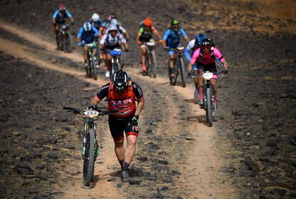 In Marocco si corre la Titan Desert, la gara per mountain biker nel deserto 7