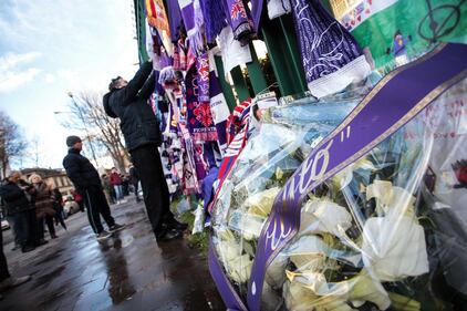 L'ultimo saluto ad Astori: i tifosi della Fiorentina in massa a Coverciano 13