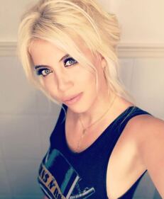 Wanda Nara hot in intimo 6
