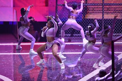 MTV Music Awards e le esibizioni più eccentriche  4