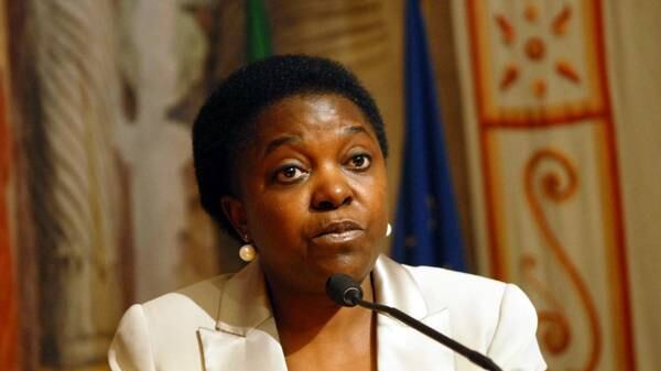 Kyenge contro Il Giornale: "Non fate un buon servizio, vivo sotto scorta"