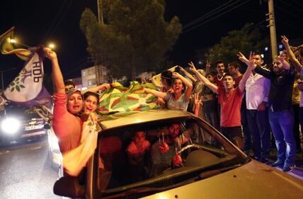 I curdi festeggiano il risultato elettorale 4
