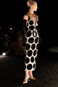 Daniel Roseberry riscrive la storia dell'alta moda per Schiaparelli 2