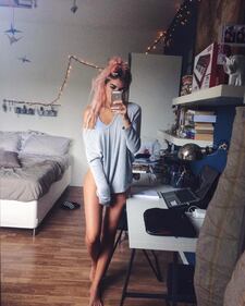 Roshelle, la cantante sexy che ha fatto impazzire Fedez 8
