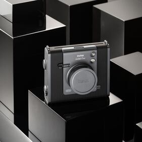 Fujifilm lancia Instax Wide Evo 10