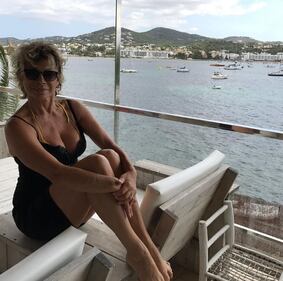 Carmen Russo esplosiva a Ibiza 12
