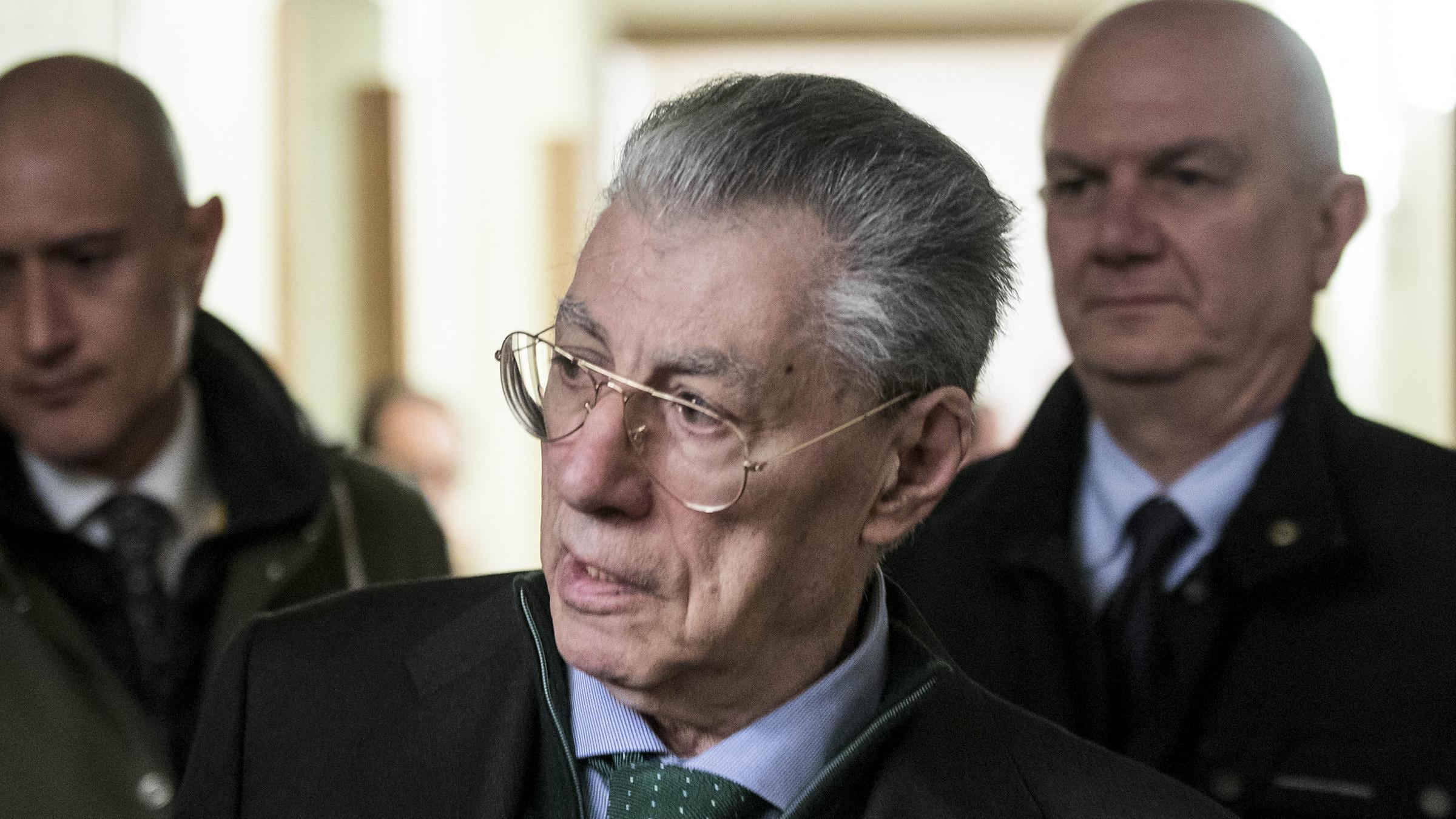 Lega, prescrizione per Bossi-Belsito Resta confisca da 49 milioni