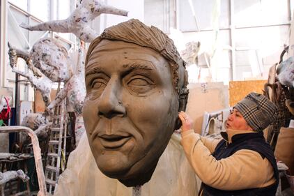 Renzi, Pannella e Trump sui carri del carnevale a Viareggio 13