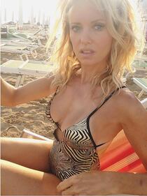 Justine Mattera, il costume è bollente 19