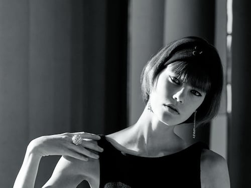 Bon ton e femme fatale. Celine porta in scena le "borghesi ribelli"