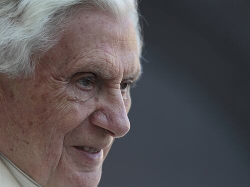 "Un gigante della fede e della ragione". Il cordoglio della politica per Benedetto XVI