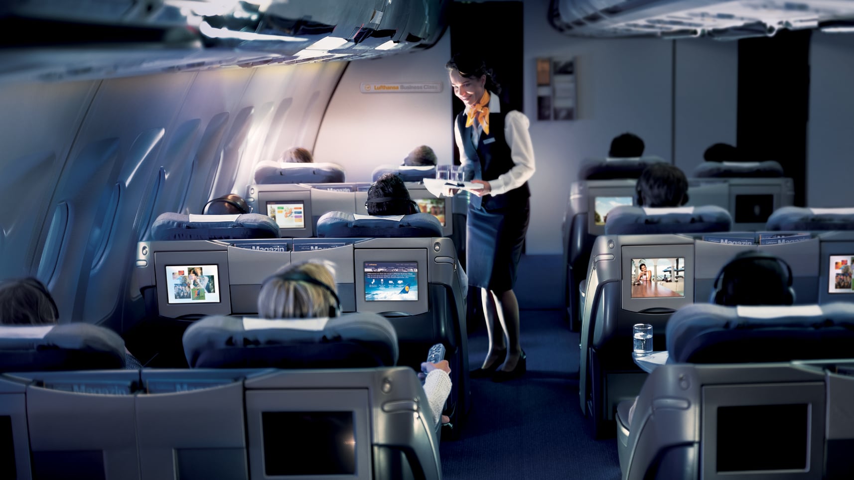 Volare (e dormire) in business. Gara a chi offre più comodità