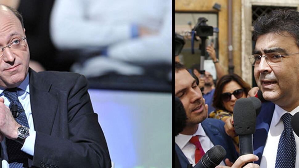 Corsaro contro Fiano: è bufera. Renzi: "Ora deve dimettersi"