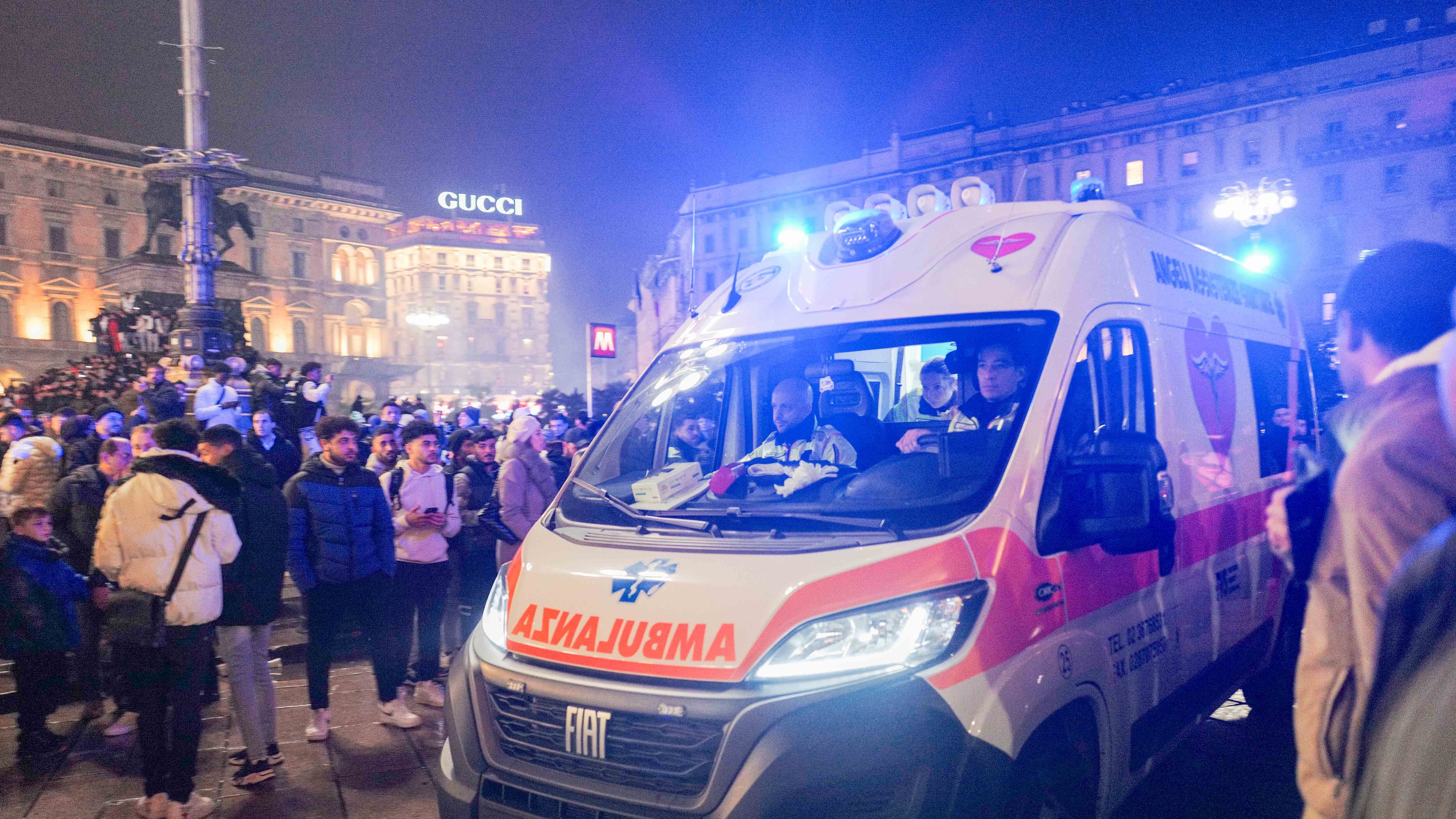 Uccide la moglie a forbiciate e chiama il 112