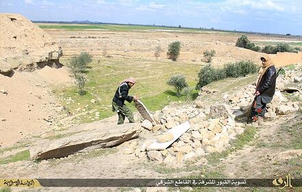 Isis profana i cimiteri 7