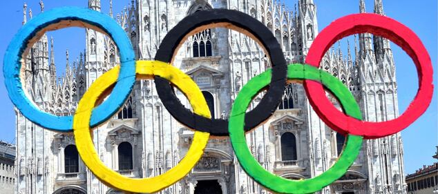 I cinque cerchi delle Olimpiadi colorano Milano 3