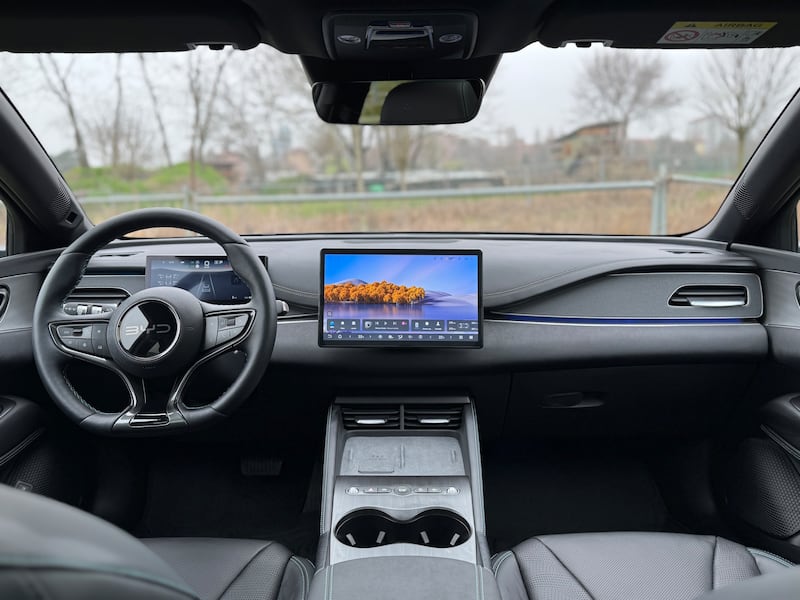 BYD Seal 6 DM-i Touring: guarda tutte le foto 18