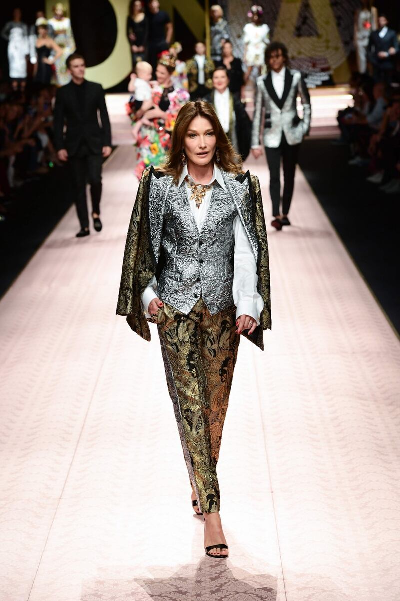 Monica Bellucci e le star in passerella per Dolce & Gabbana 7