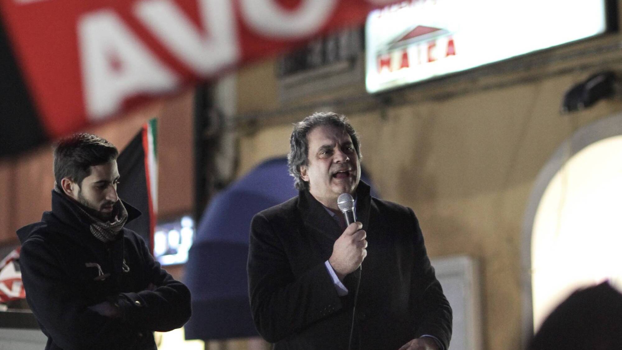 "Sciogliere i neri". Pressing Pd e 5s. Ma Draghi frena: "Aspettiamo i pm"