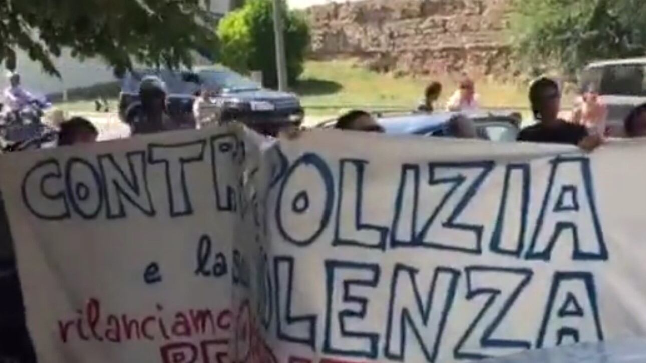 Padova, sgomberata famiglia congolese: tensioni con manifestanti