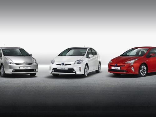 Auto elettriche, scoppia la guerra dei prezzi: chi sale e chi scende