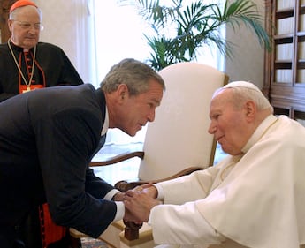 Giovanni Paolo II e George W. Bush nel giugno 2004