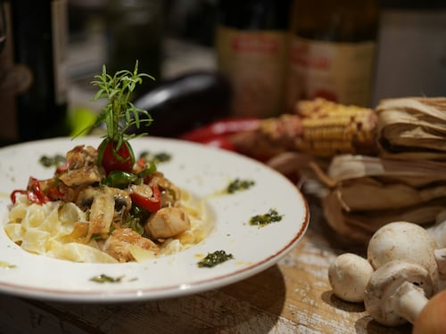 Un terzo della spesa è per mangiare fuori. Ristorazione asso dell’export made in Italy