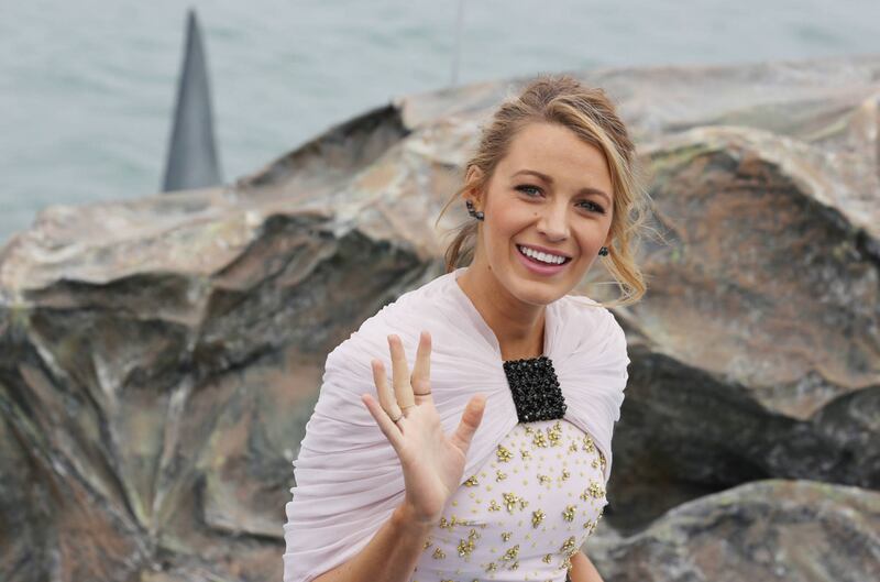 Blake Lively, pancione su red carpet 32