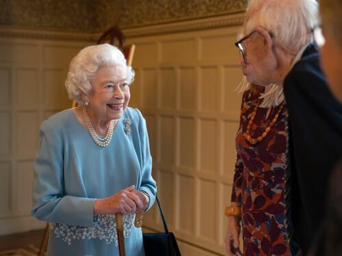 La regina dice addio a Buckingham Palace