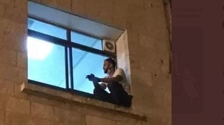La madre è ricoverata: ogni notte si arrampica alla finestra dell’ospedale