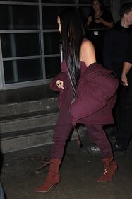 Kim Kardashian: calze a rete provocanti 22