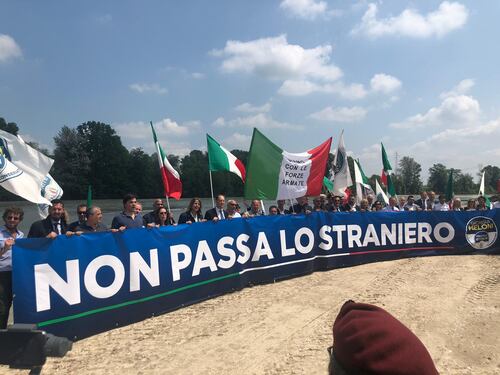 Manifestazione sul Piave di FdI: "Qui non passa lo straniero"