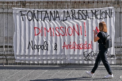 Napoli, il flash mob contro La Russa, Fontana e Meloni 20