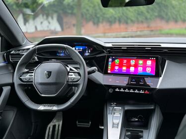 Peugeot 408 Hybrid 225: guarda la gallery del crossover francese (anche) plug-in 14