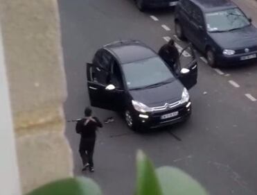 Spari e morti nella sede di Charlie Hebdo 4