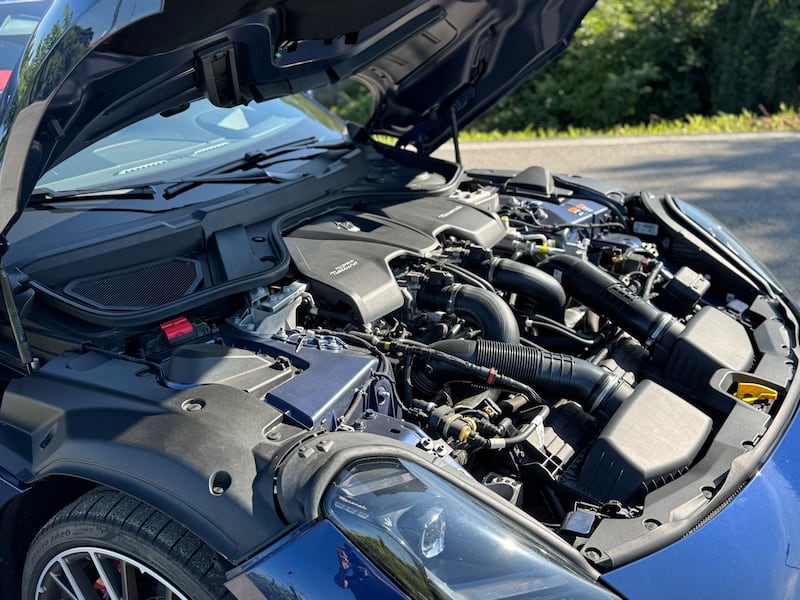Maserati Granturismo Trofeo: la gallery dell'elegante GT italiana da 550 CV 12